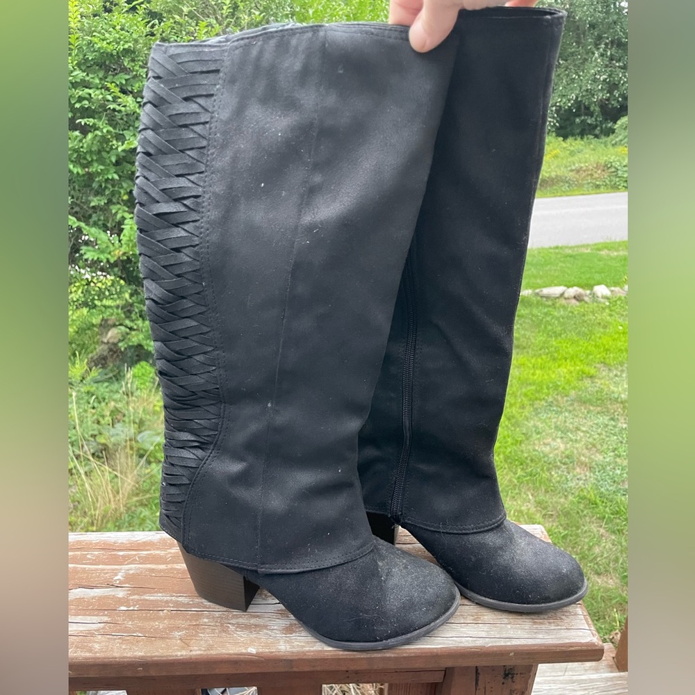 Heeled boots